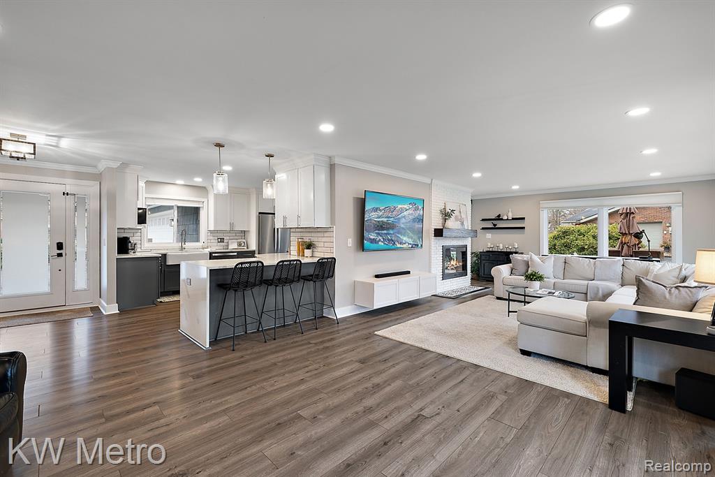 3393 Paddington Drive