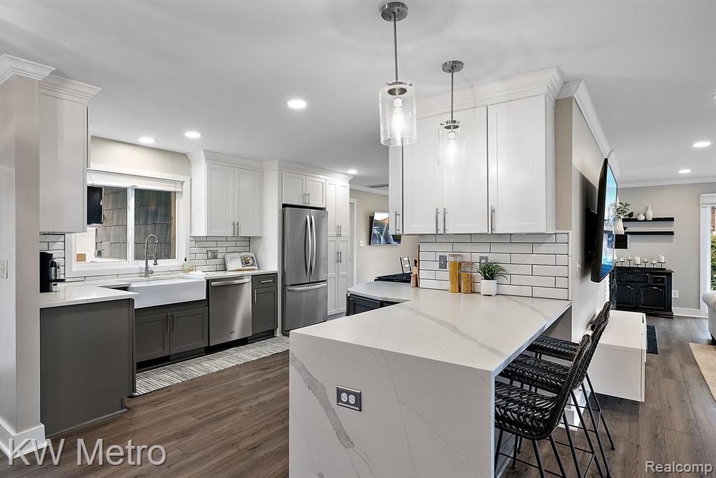 3393 Paddington Drive