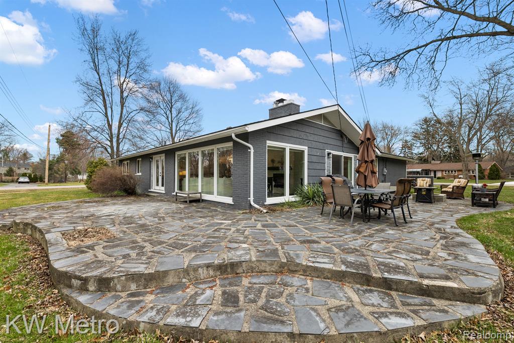 3393 Paddington Drive