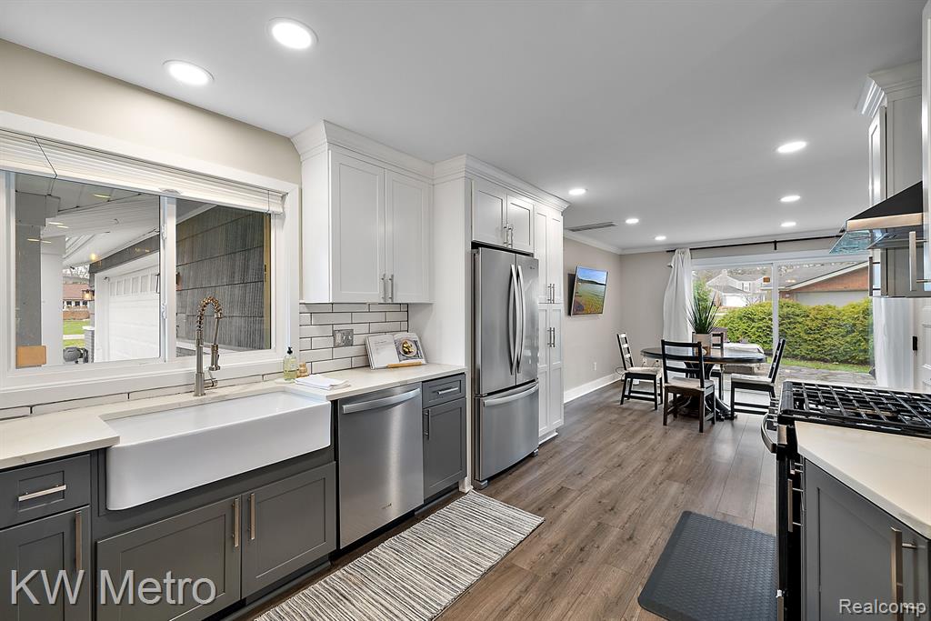 3393 Paddington Drive