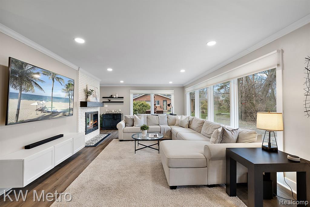 3393 Paddington Drive