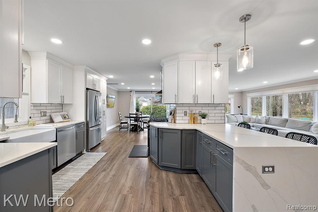 3393 Paddington Drive