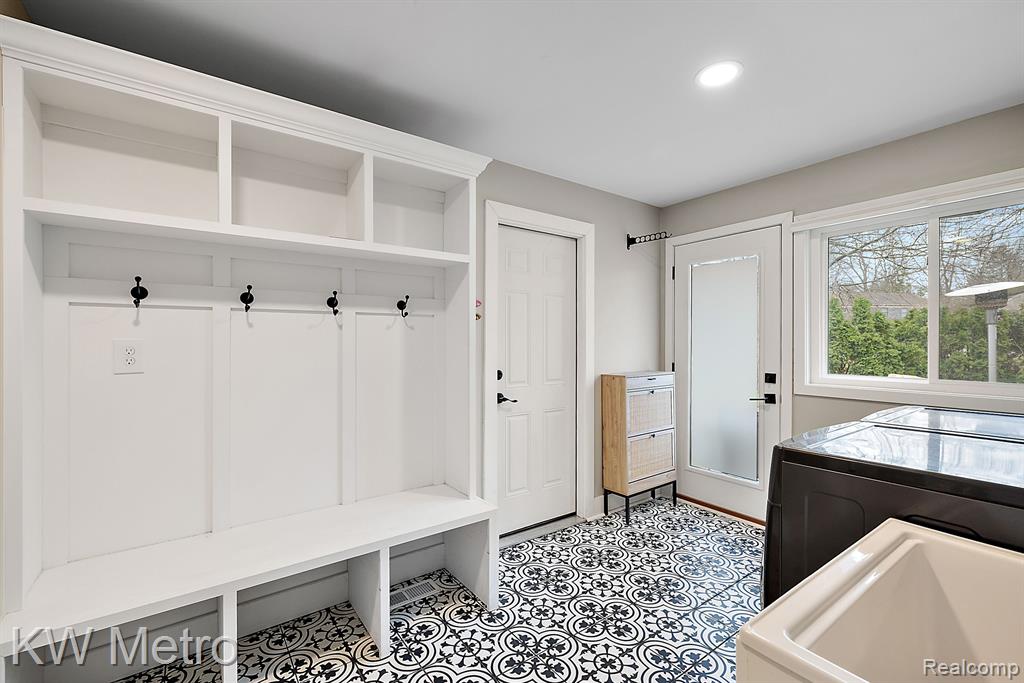 3393 Paddington Drive