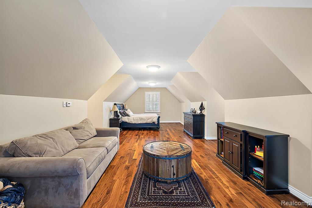 920 Pine Needle Trail