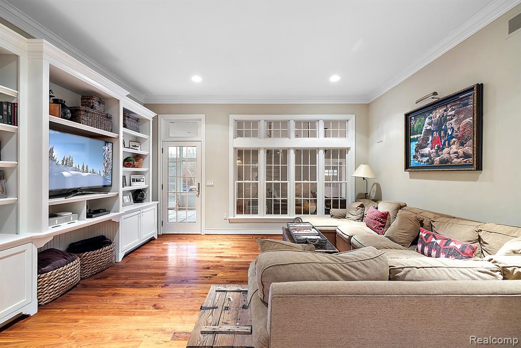 920 Pine Needle Trail