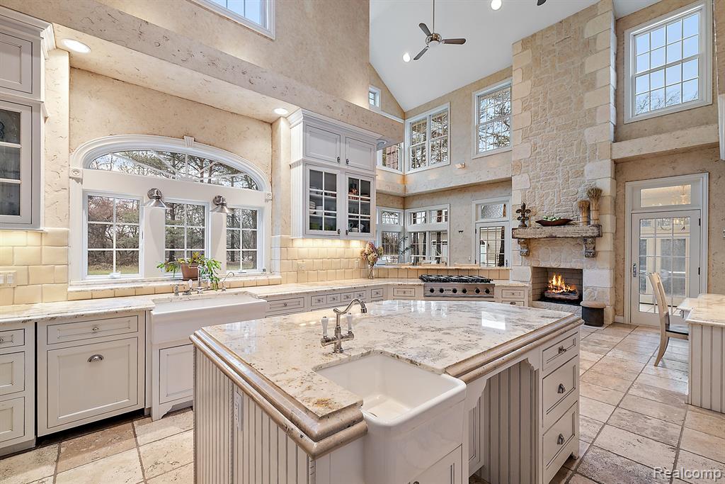 920 Pine Needle Trail