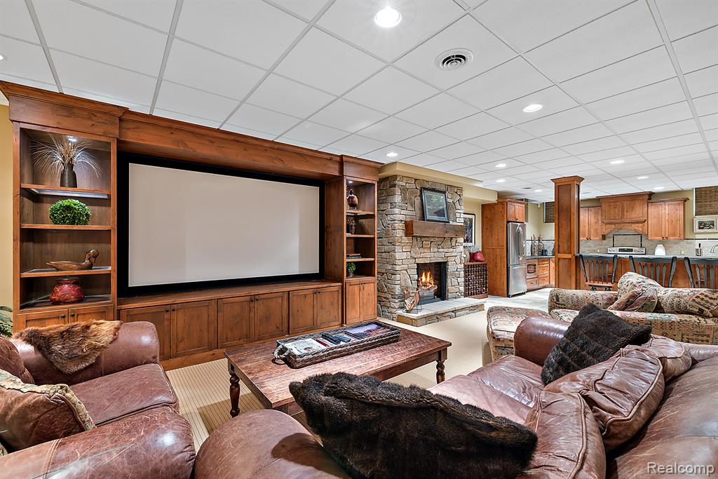 920 Pine Needle Trail