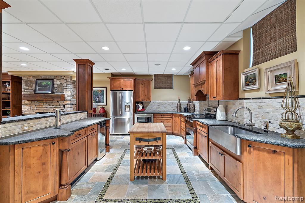 920 Pine Needle Trail