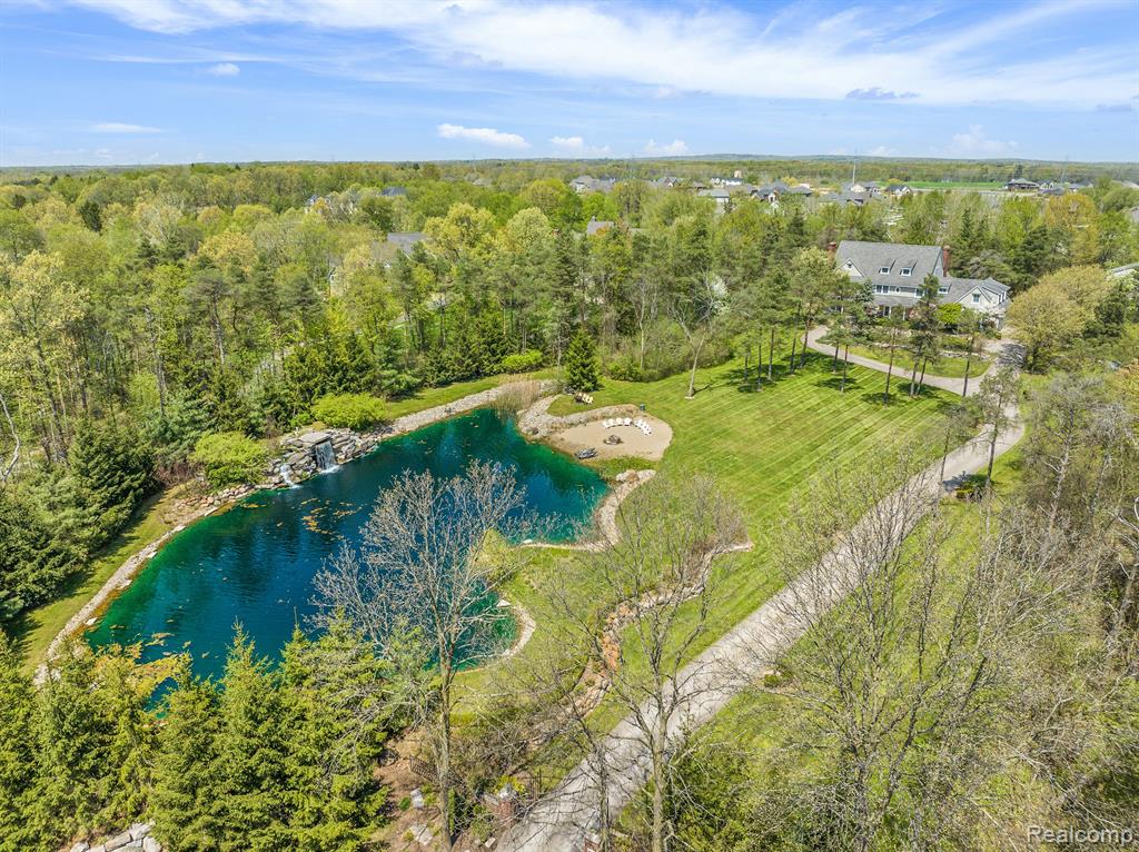 920 Pine Needle Trail