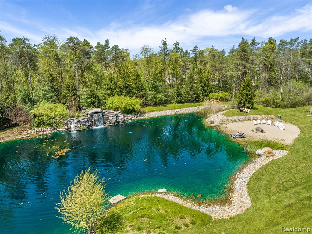 920 Pine Needle Trail