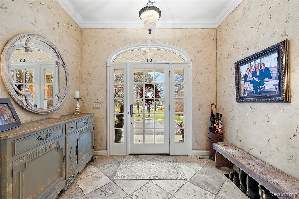 920 Pine Needle Trail
