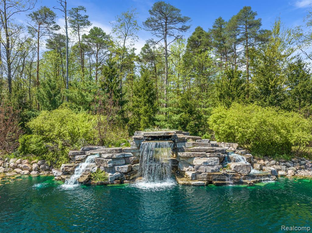 920 Pine Needle Trail