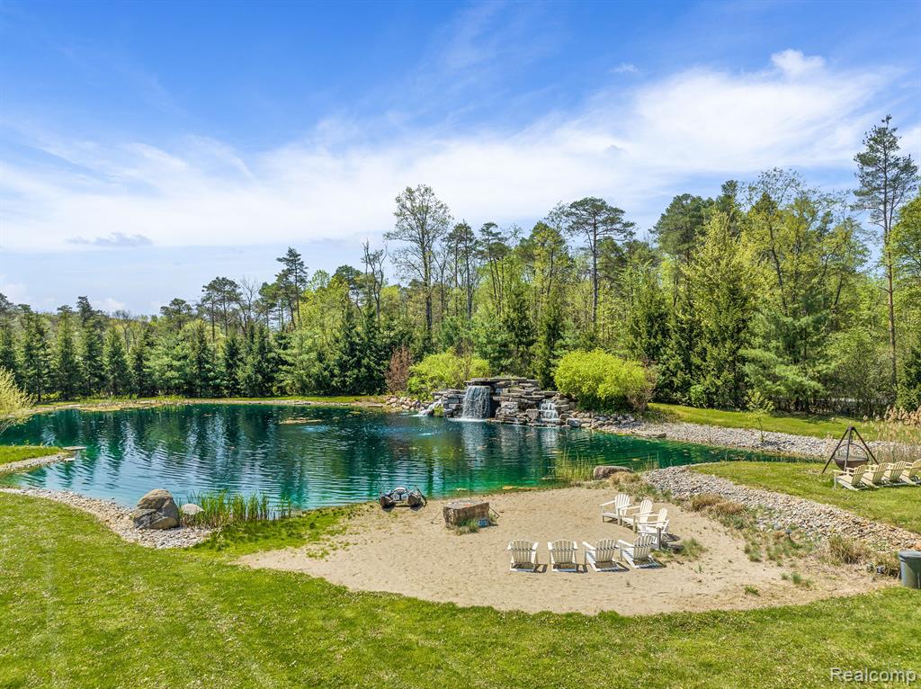 920 Pine Needle Trail