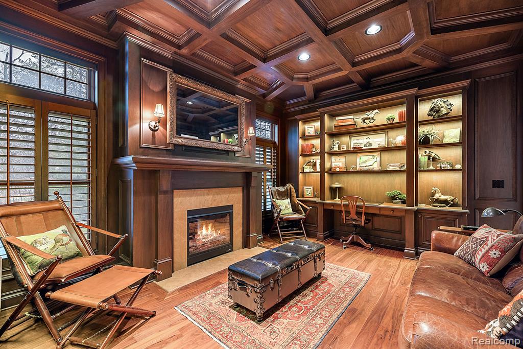 920 Pine Needle Trail