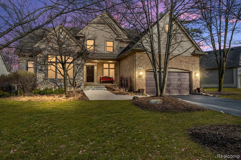 4746 Woodbine Circle