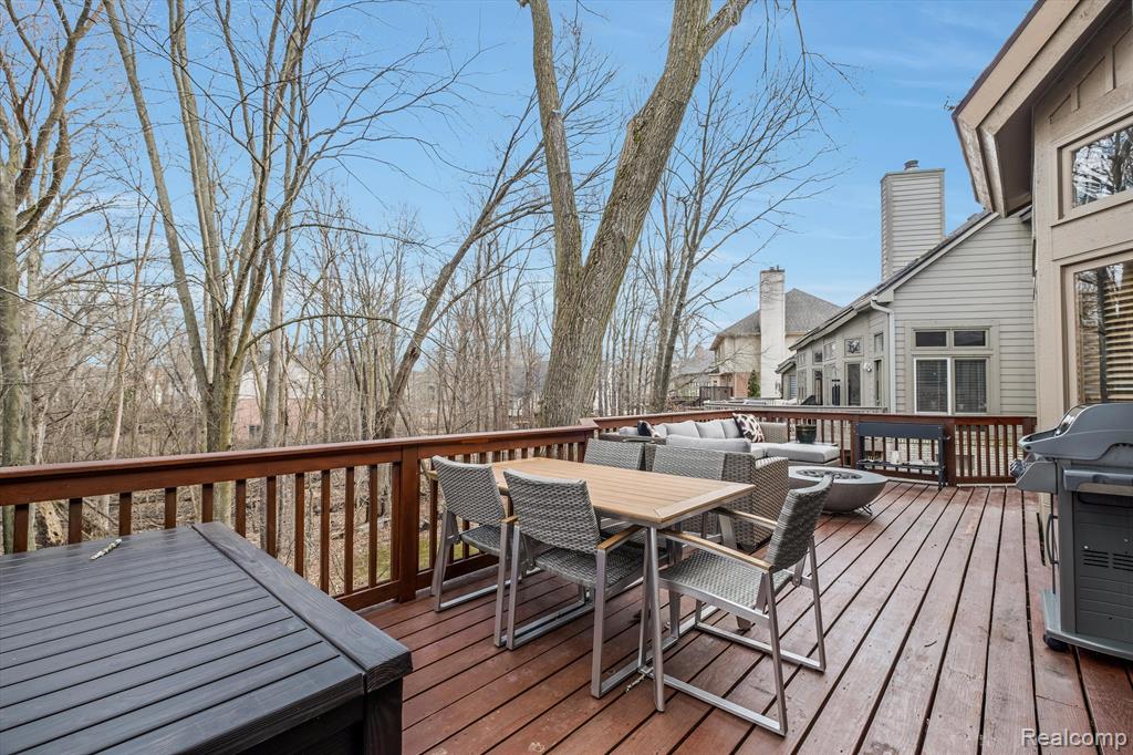 4746 Woodbine Circle