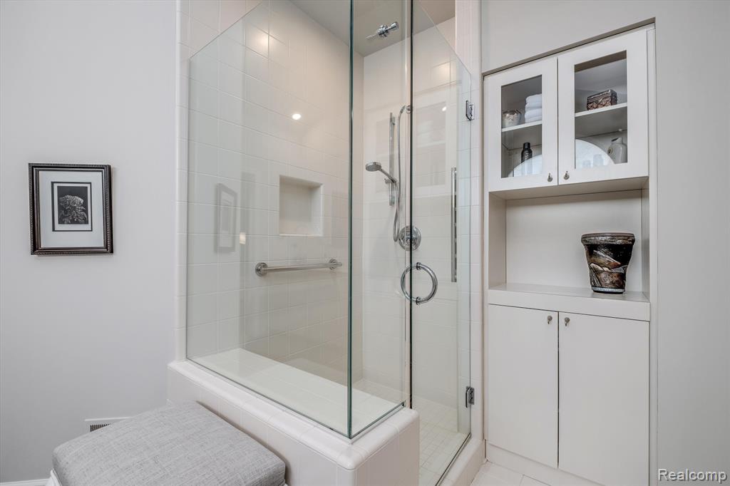 4746 Woodbine Circle