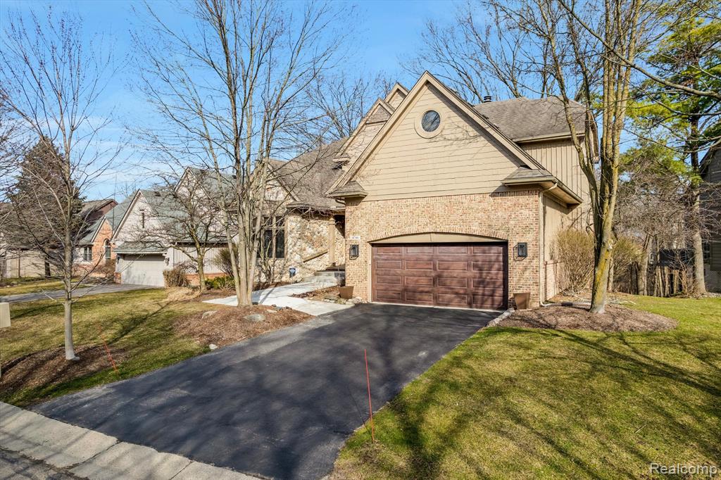 4746 Woodbine Circle