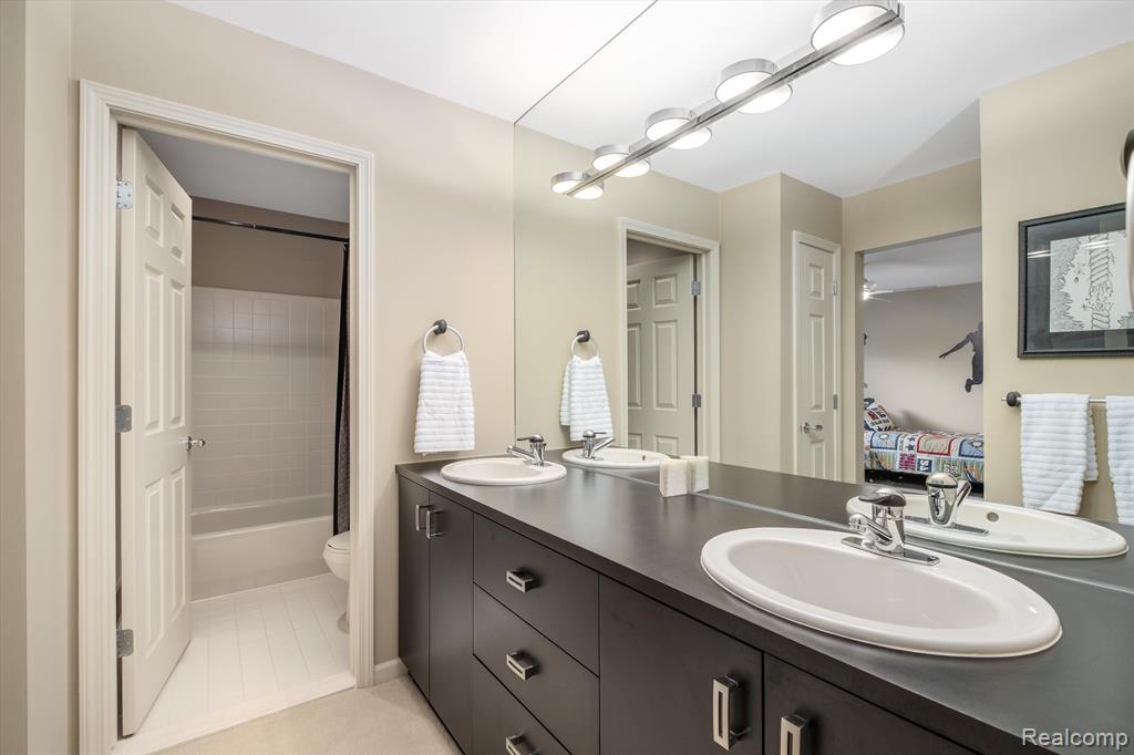 4746 Woodbine Circle