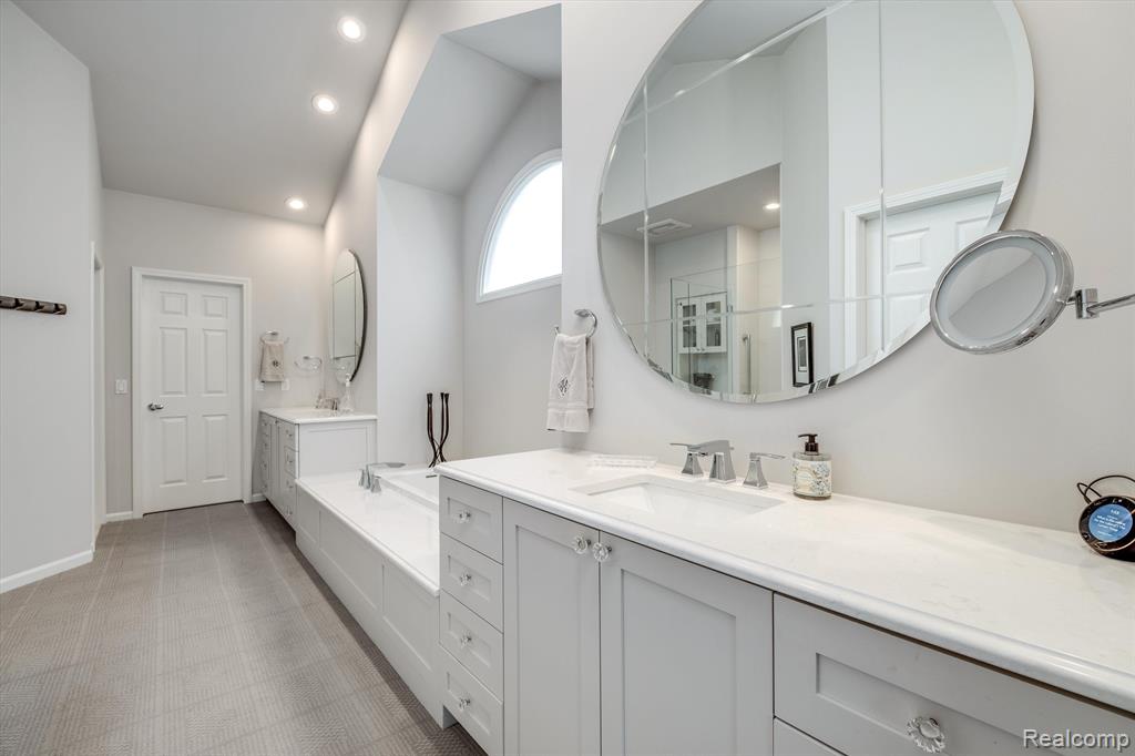 4746 Woodbine Circle