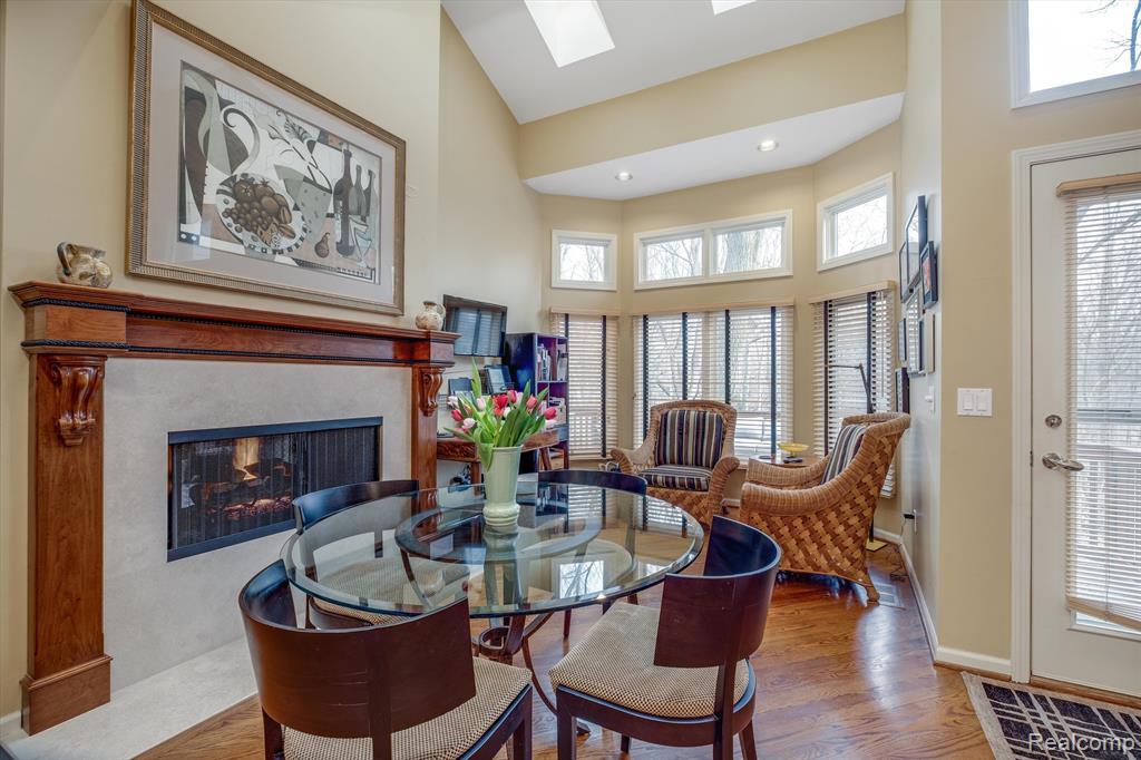 4746 Woodbine Circle