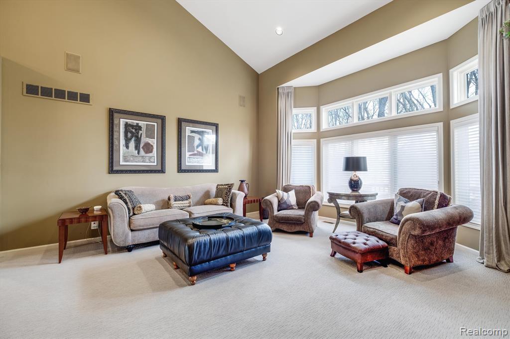 4746 Woodbine Circle