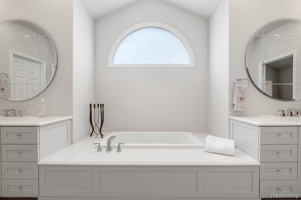 4746 Woodbine Circle