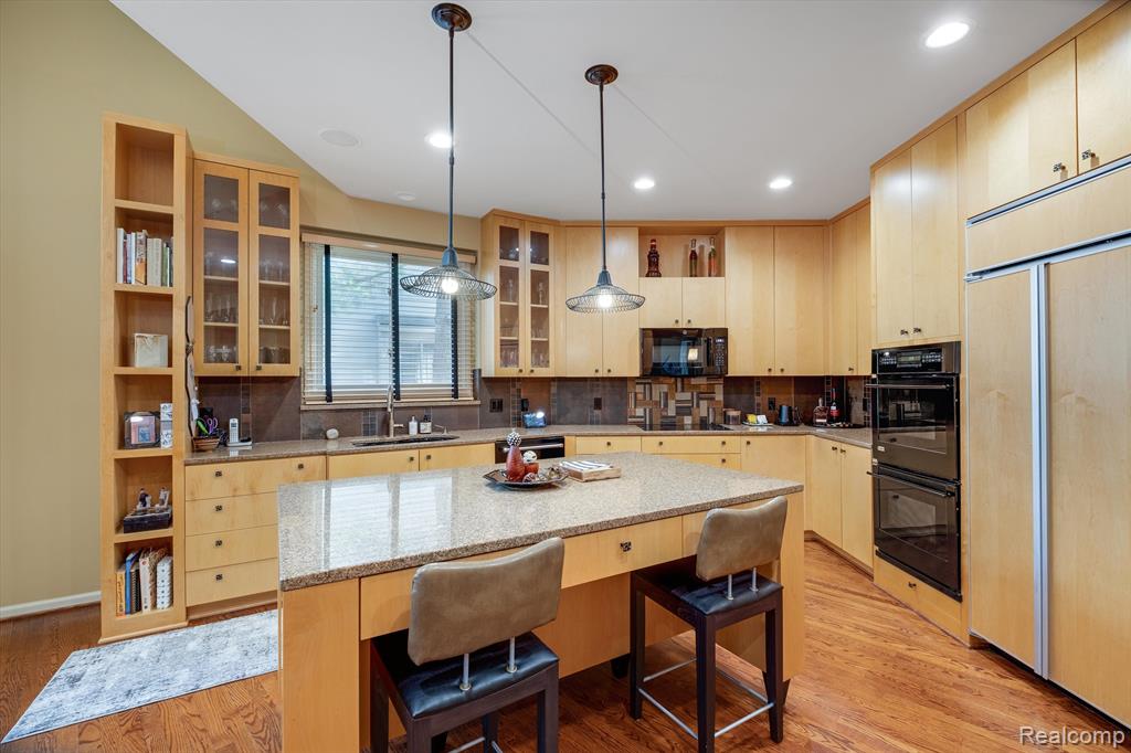 4746 Woodbine Circle