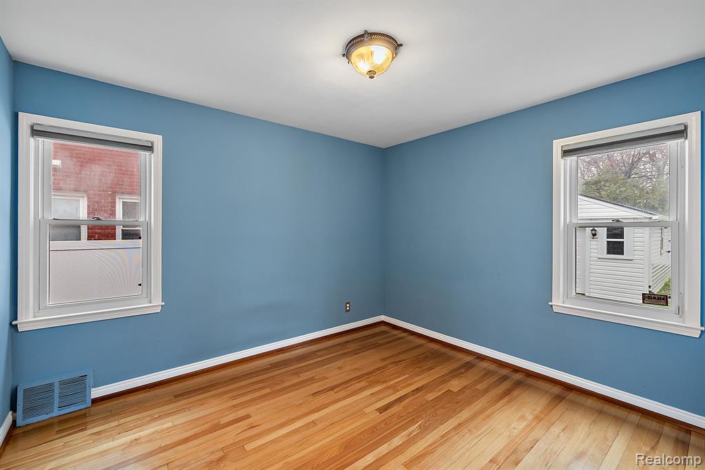 2989 Oakshire Avenue