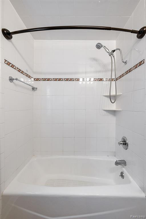 2989 Oakshire Avenue