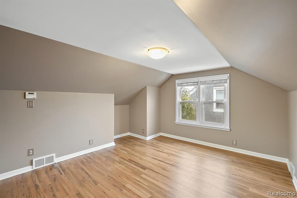 2989 Oakshire Avenue