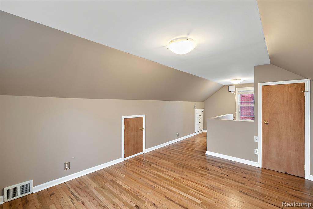 2989 Oakshire Avenue