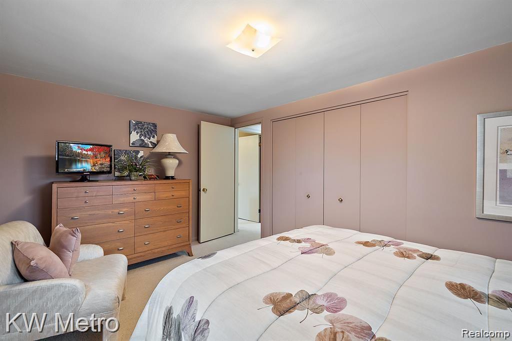 18950 Skyline Street