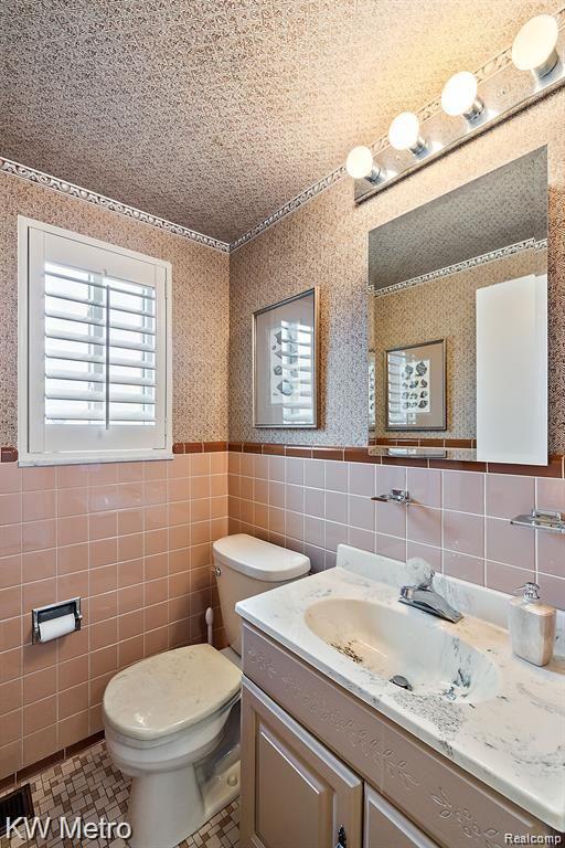 18950 Skyline Street