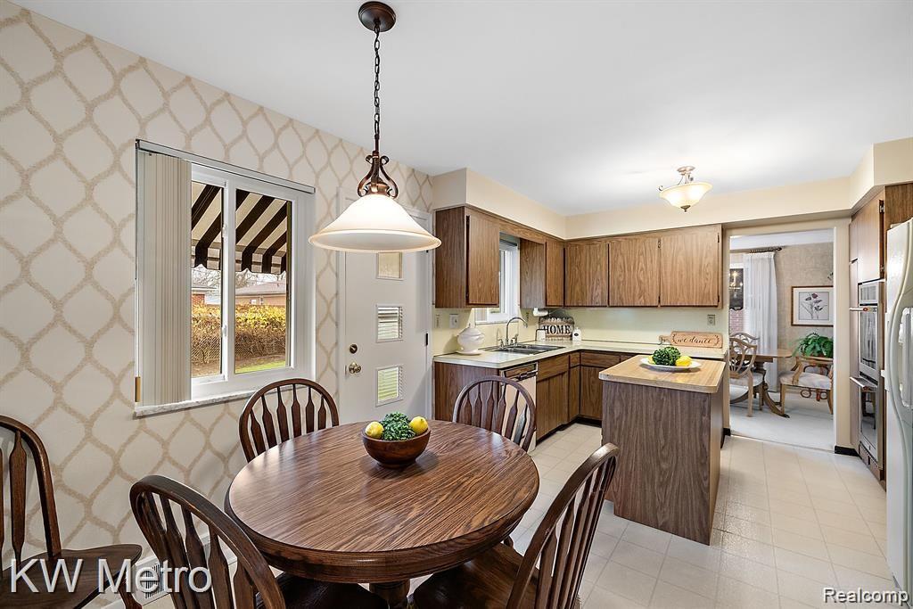 18950 Skyline Street