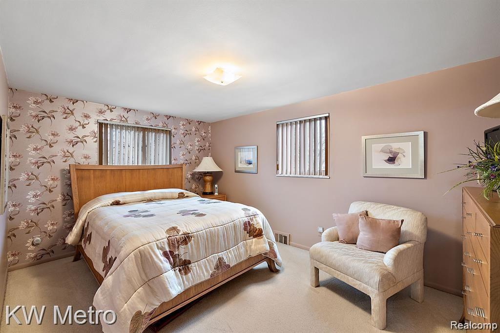 18950 Skyline Street