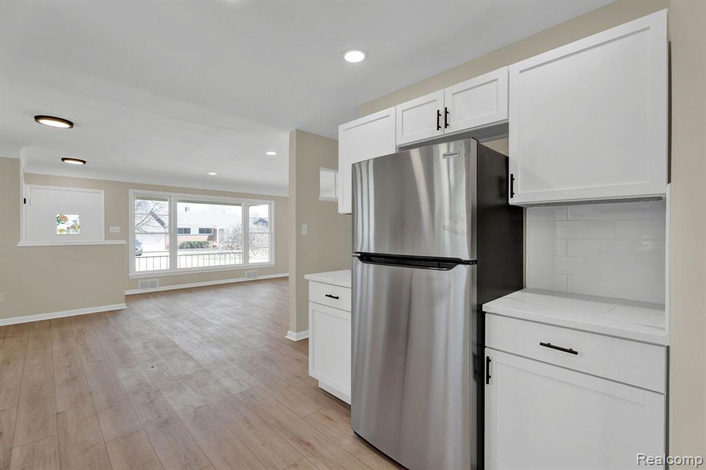 829 W Baker Avenue
