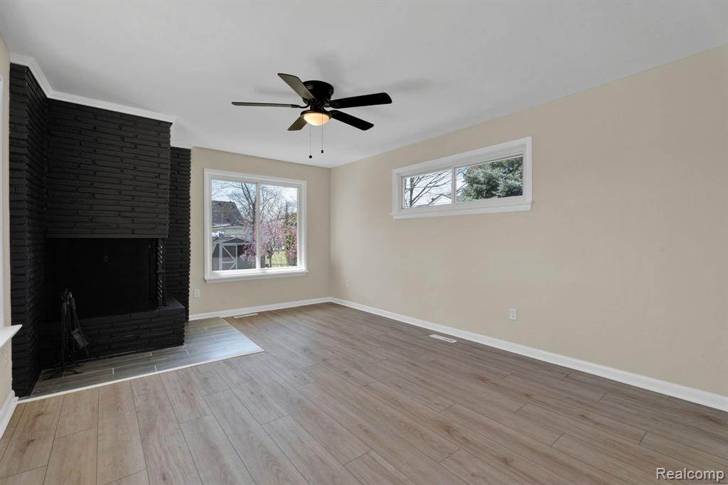 829 W Baker Avenue