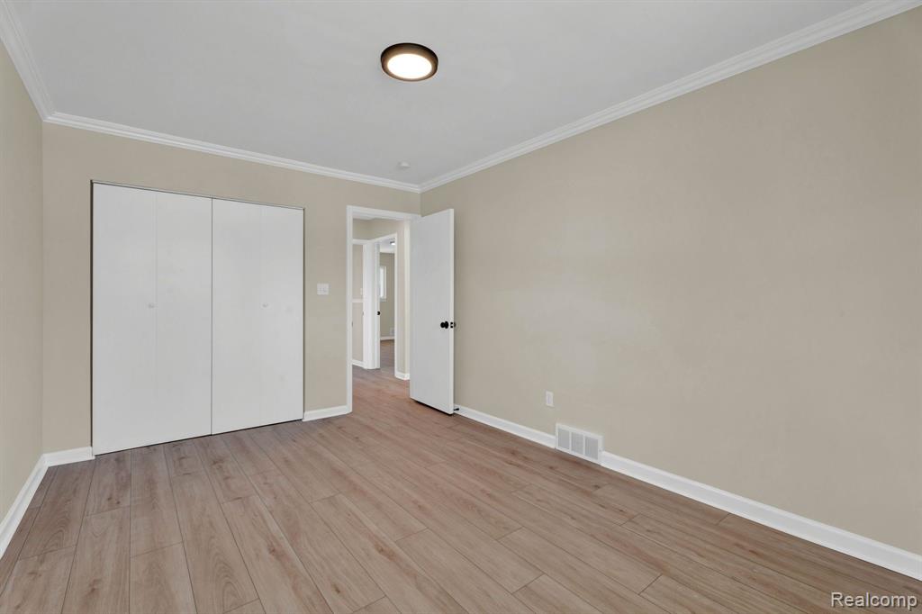 829 W Baker Avenue