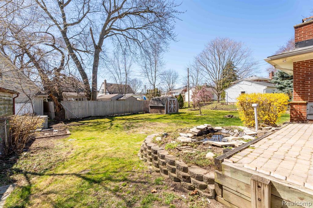 829 W Baker Avenue