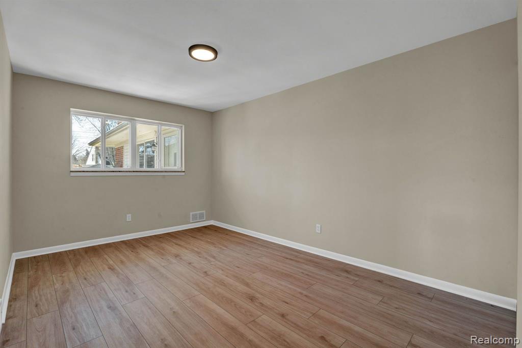829 W Baker Avenue
