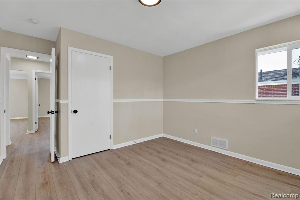 829 W Baker Avenue