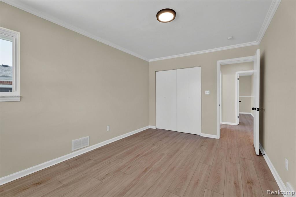 829 W Baker Avenue