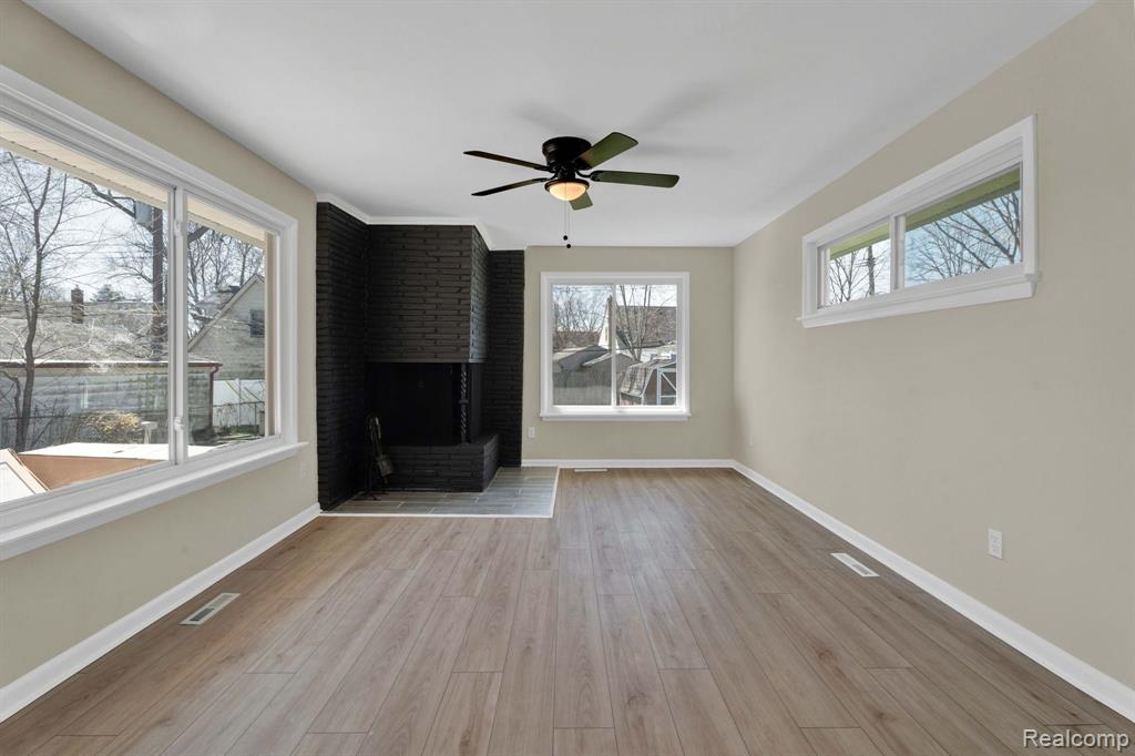 829 W Baker Avenue