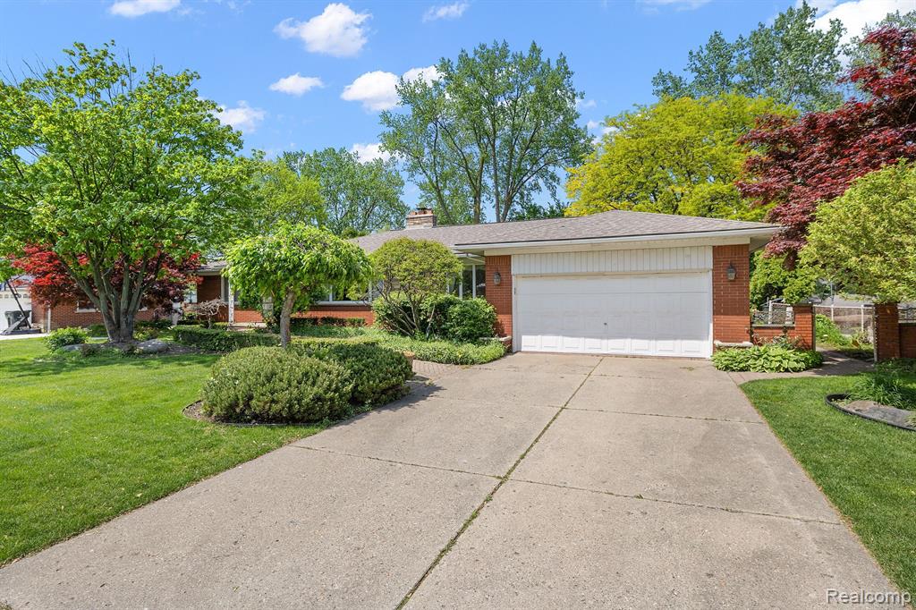 22241 Grossedale Street