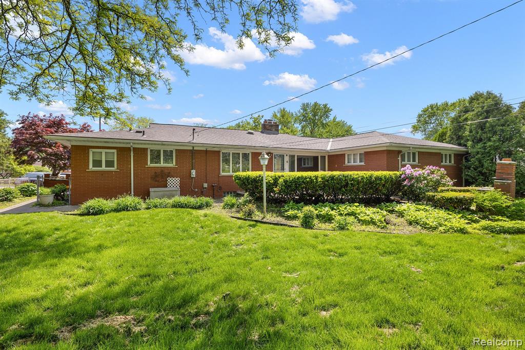 22241 Grossedale Street