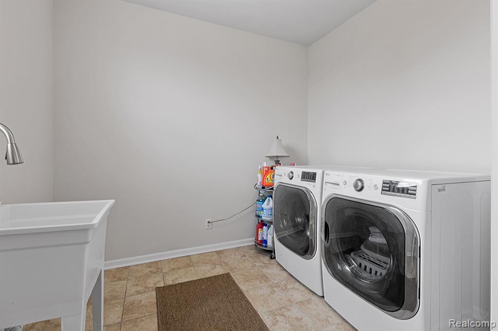 166 Oakland Crest Drive