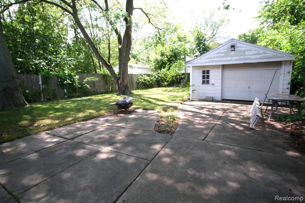 6381 Memorial Avenue