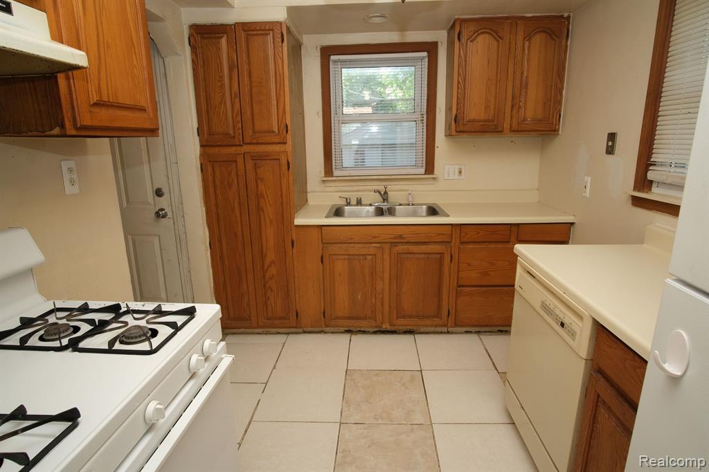 6381 Memorial Avenue