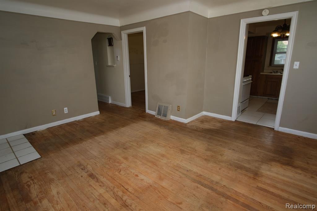 6381 Memorial Avenue